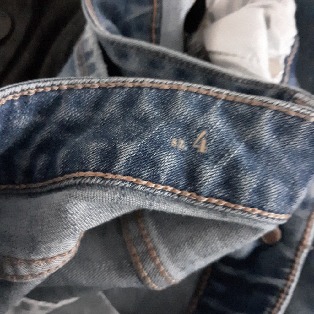WHBM Slim Embroidered Crop Jeans - Picture 10 of 10